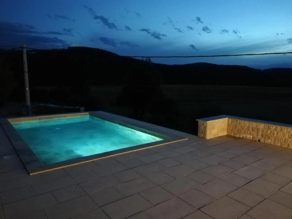 فيلة Holiday House Abies رافنا غورا كرواتيا