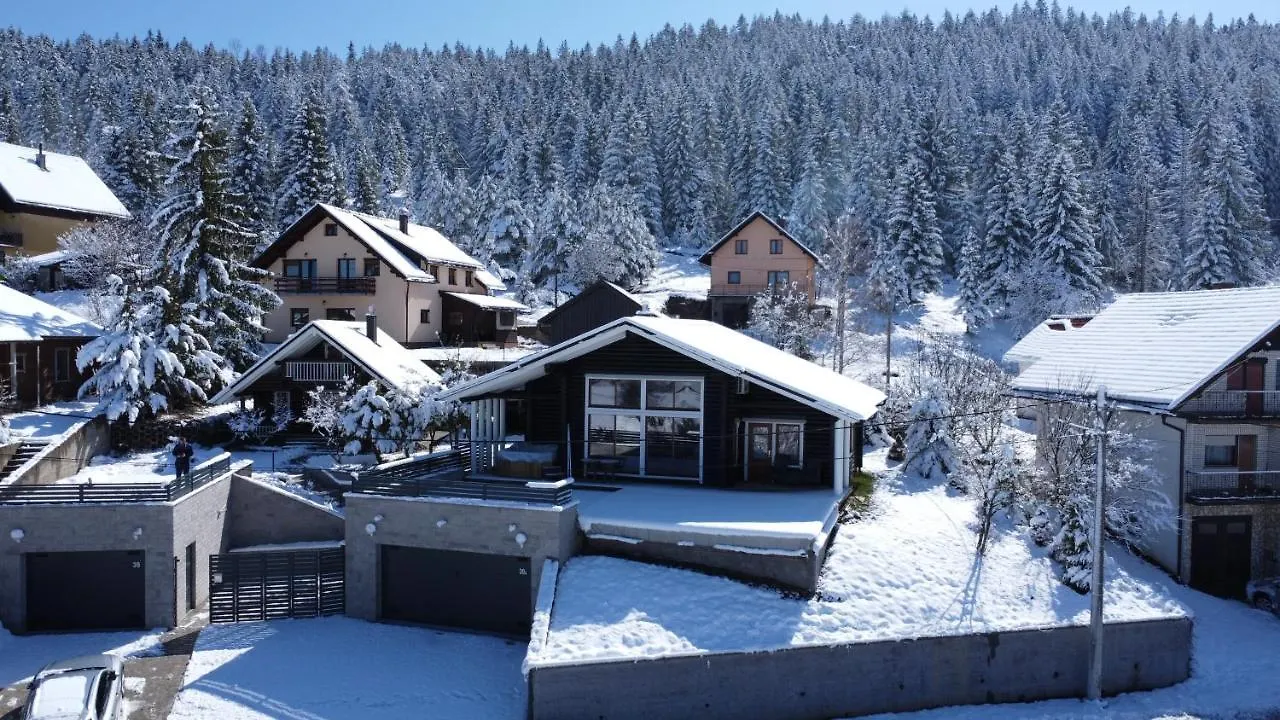 Holiday House Abies رافنا غورا فيلة