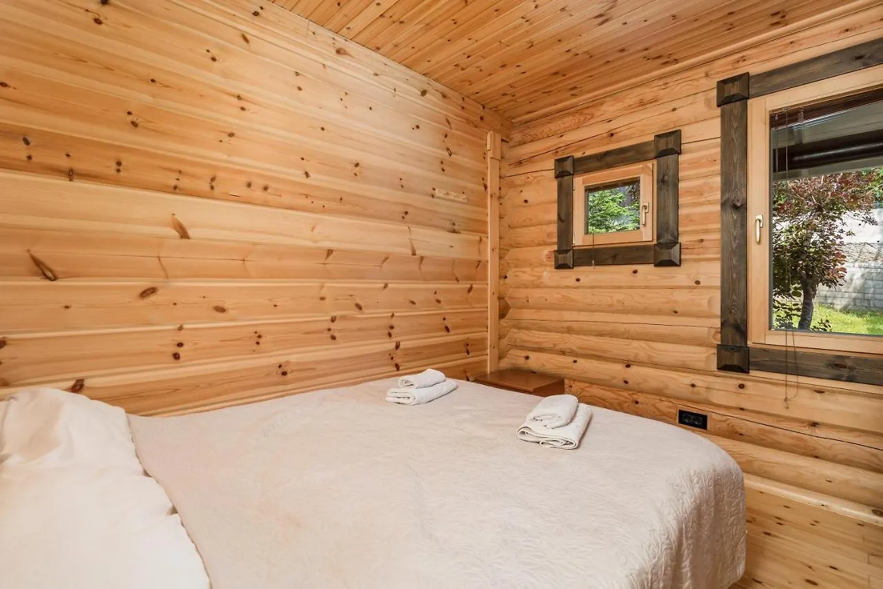 Holiday House Abies رافنا غورا فيلة