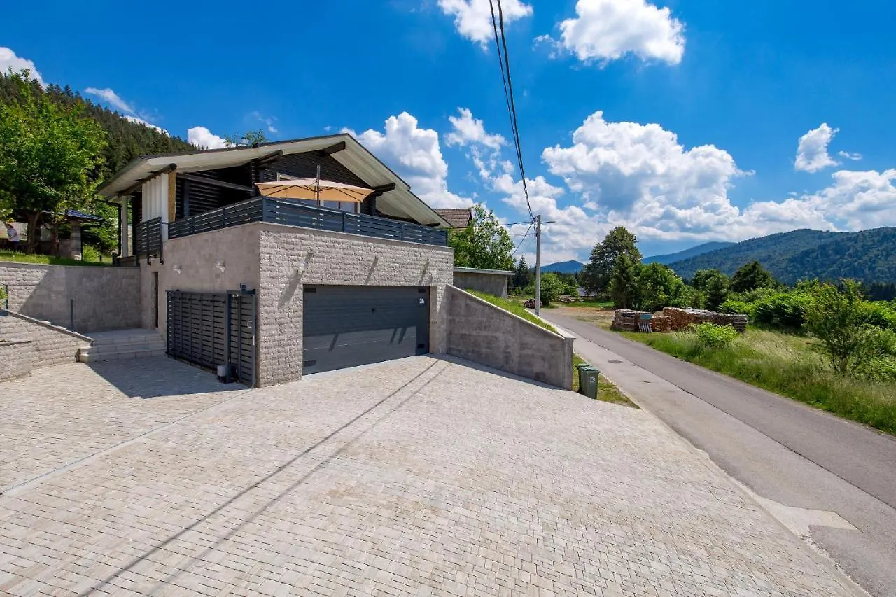Holiday House Abies رافنا غورا